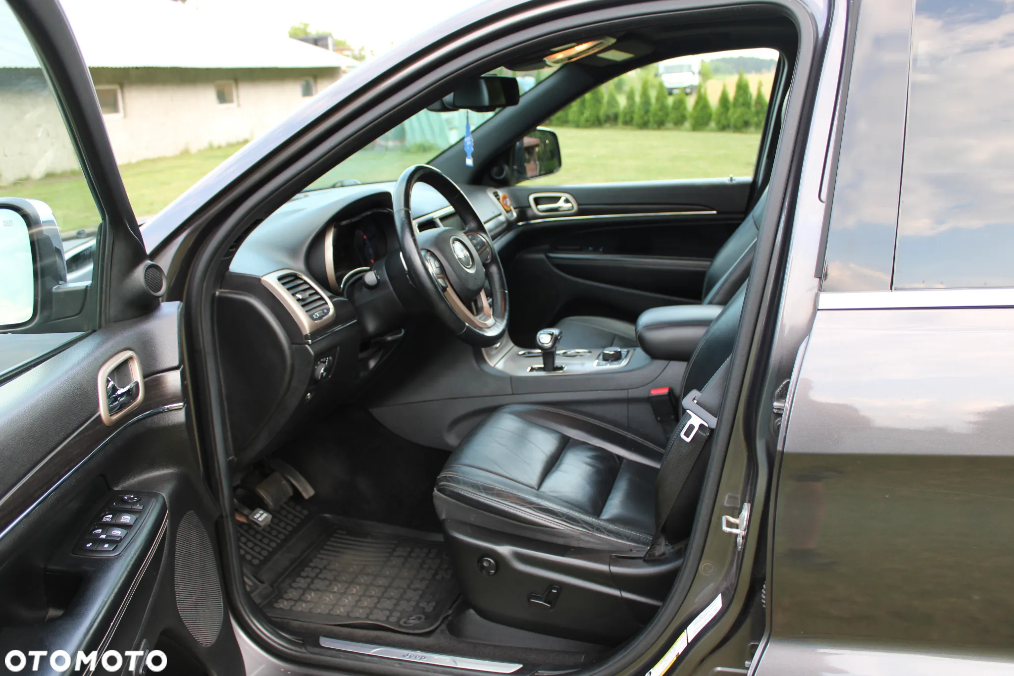 Jeep Grand Cherokee - 8