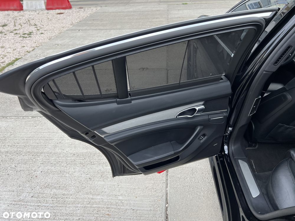 Porsche Panamera - 20