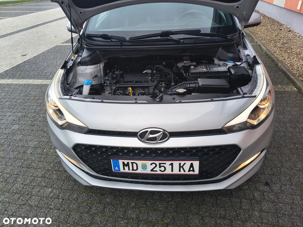 Hyundai i20 1.2 Trend - 23