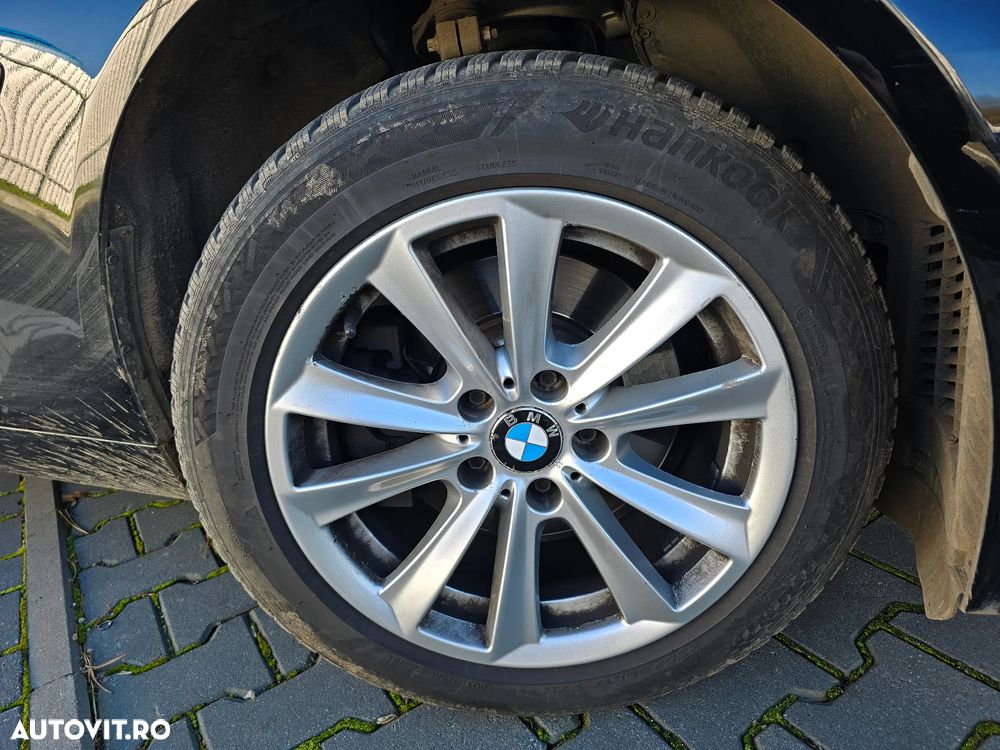 BMW Seria 5 520i Touring Aut. - 39