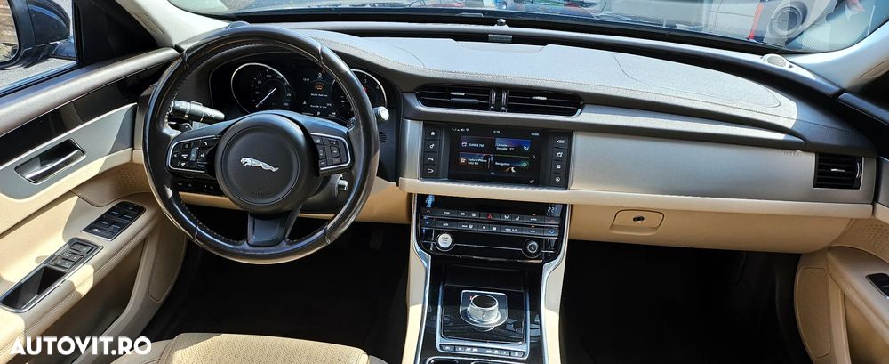 Jaguar XF 20d RWD Prestige - 12