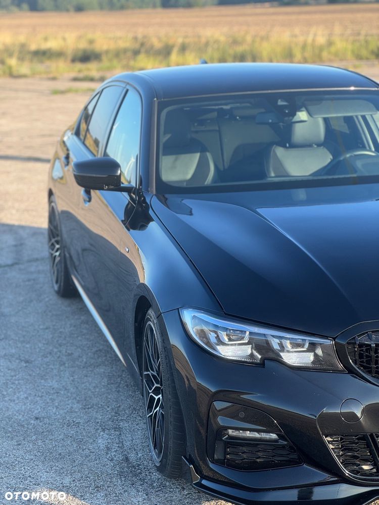 BMW Seria 3 330i M Sport - 8