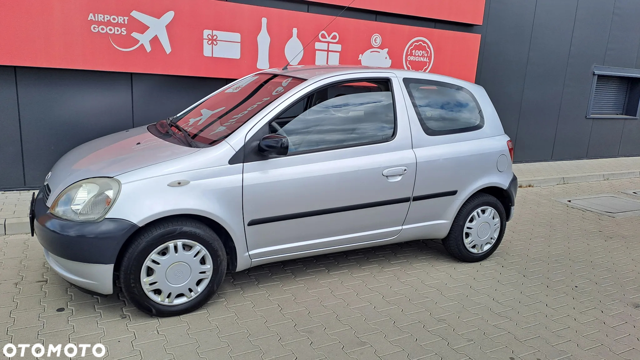 Toyota Yaris 1.0 Base - 2