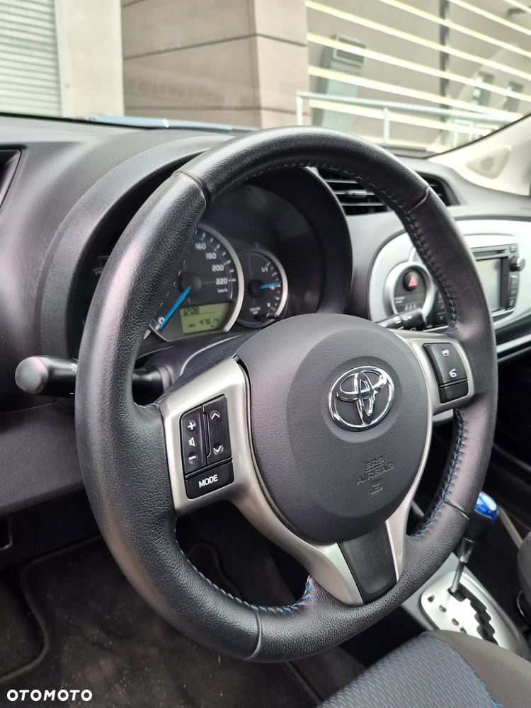 Toyota Yaris 1.5 VVT-i Lounge - 5