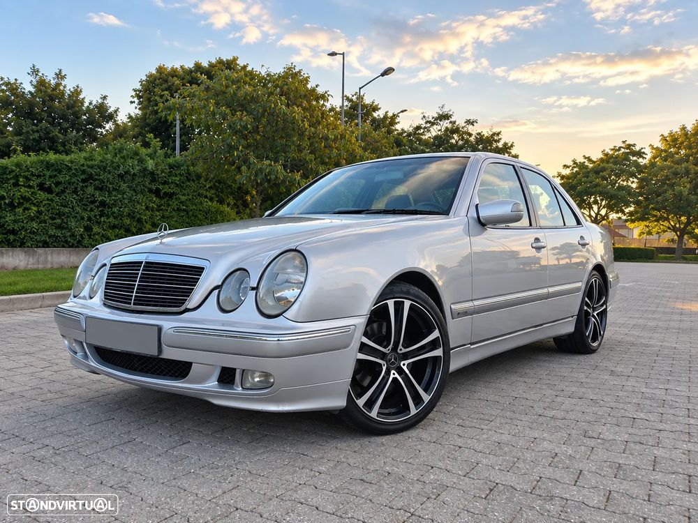 Mercedes-Benz E 270 - 1