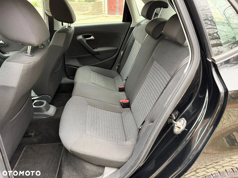 Volkswagen Polo 1.4 16V Comfortline - 24