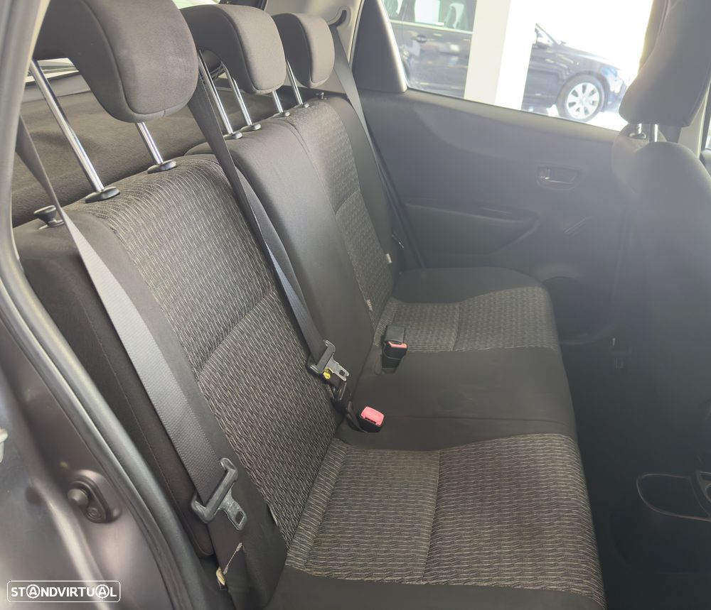 Toyota Yaris 1.0 VVT-i Comfort+P.Style - 9