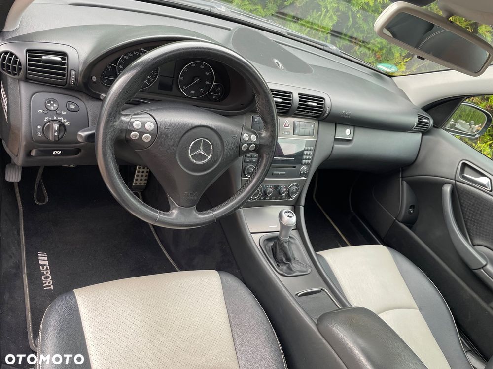 Mercedes-Benz Klasa C 180 Kompressor Sportcoupe - 21