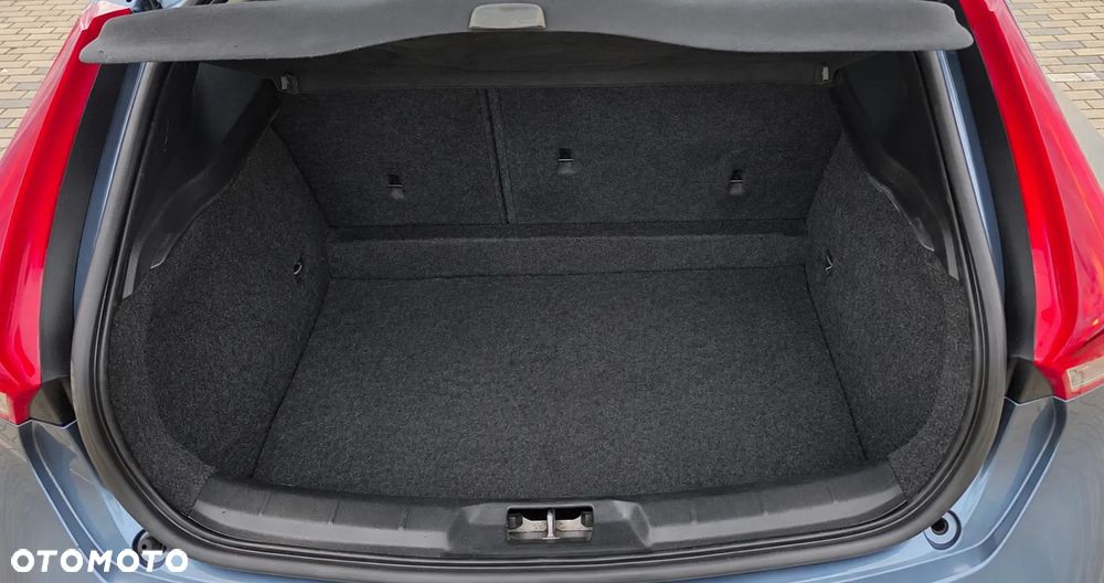 Volvo V40 D3 Momentum - 16