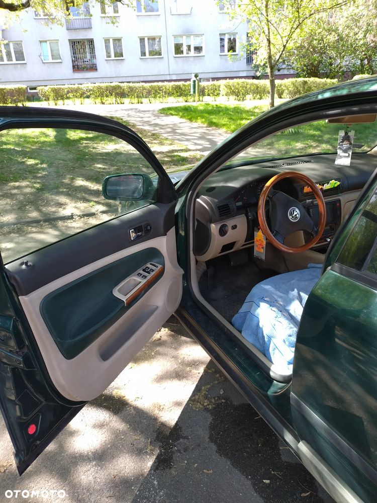 Volkswagen Passat 1.9 TDI Highline - 7