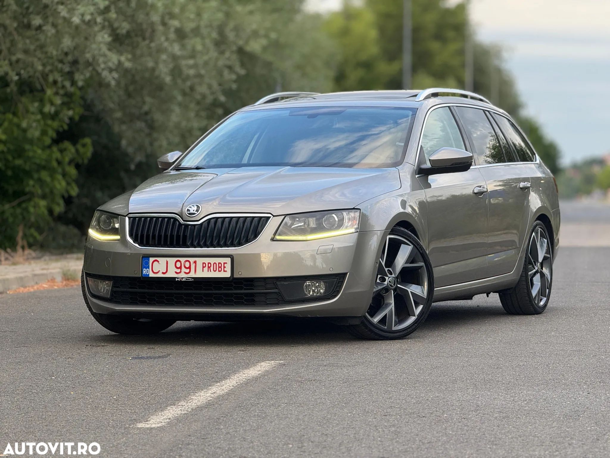 Skoda Octavia 1.6 TDI ELEGANCE - 1