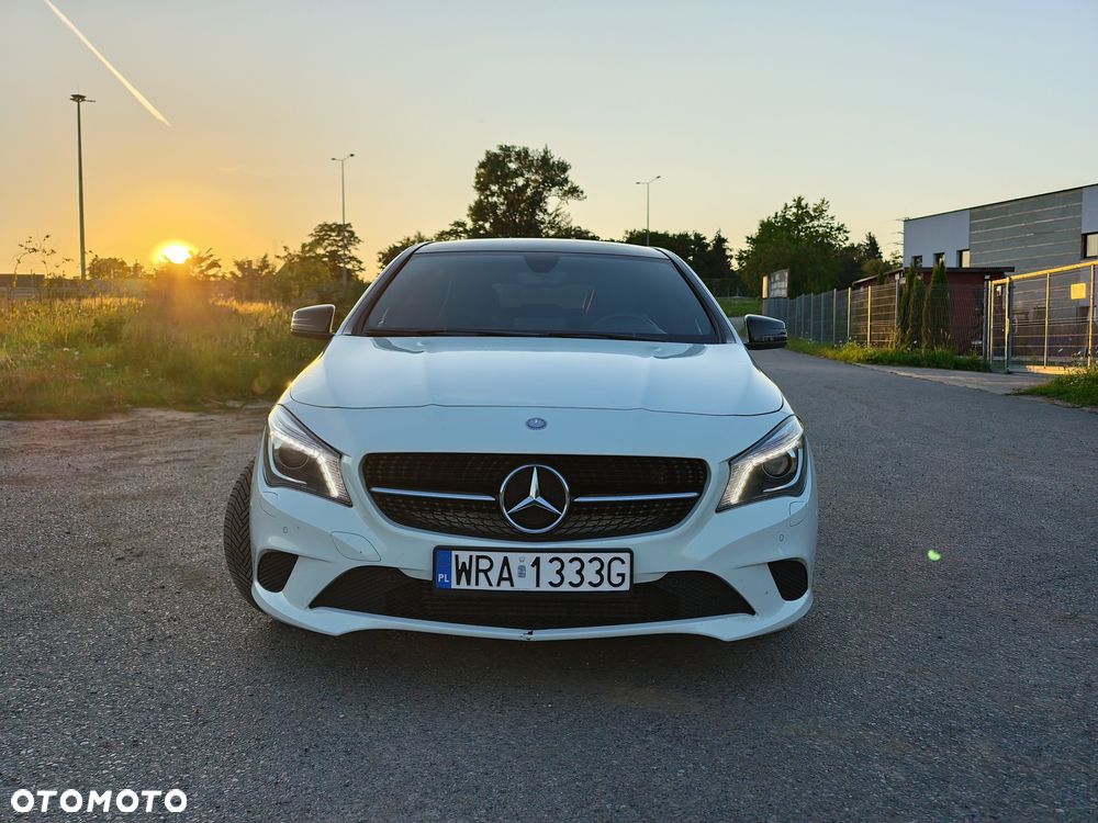 Mercedes-Benz CLA 200 7G-DCT - 2