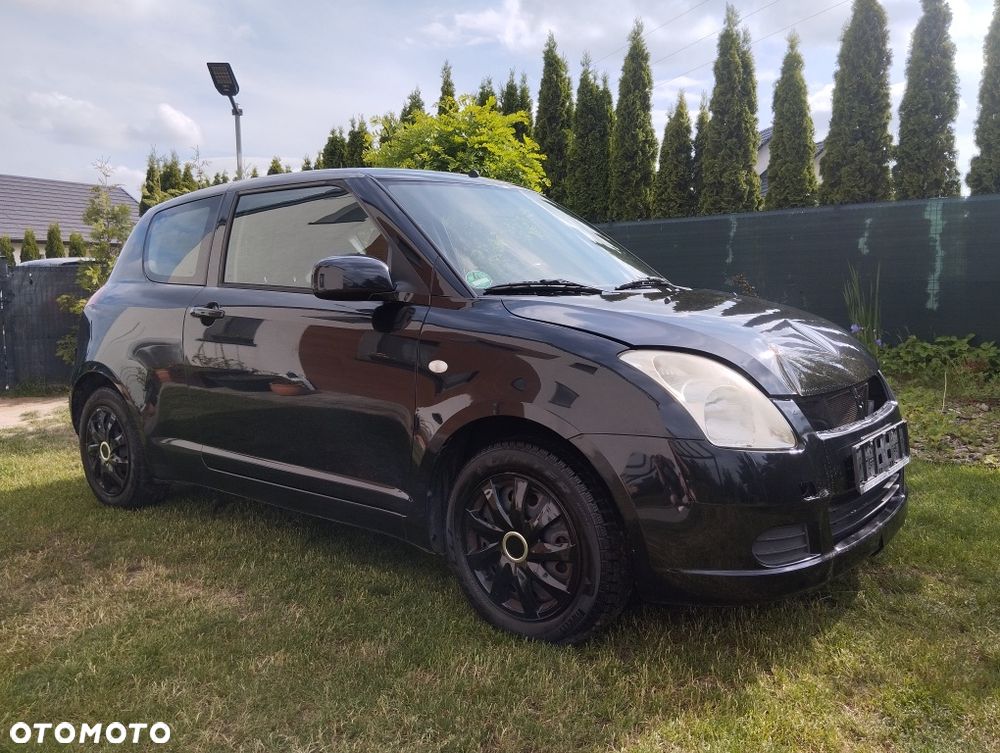 Suzuki Swift - 1