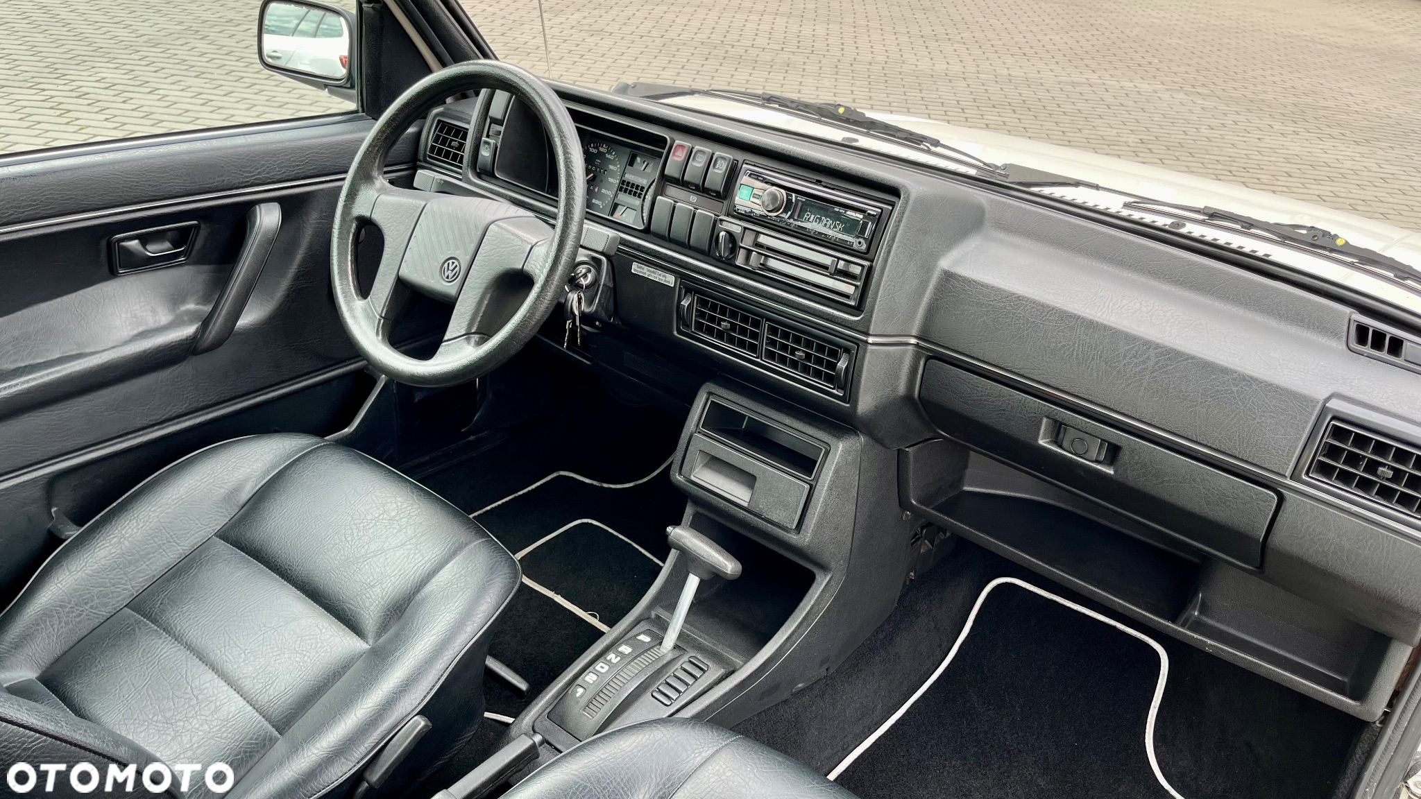 Volkswagen Golf - 10