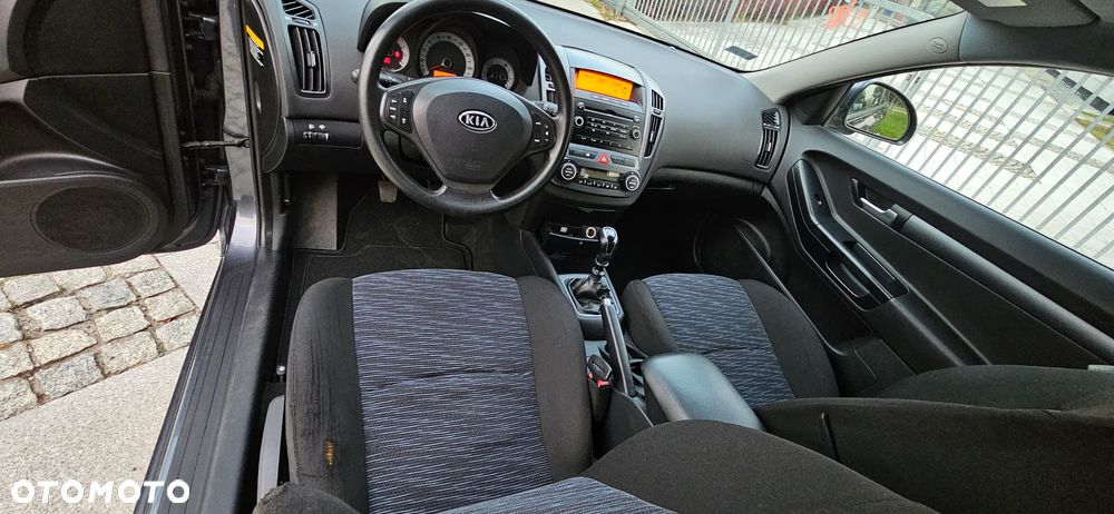 Kia ProCeed - 10
