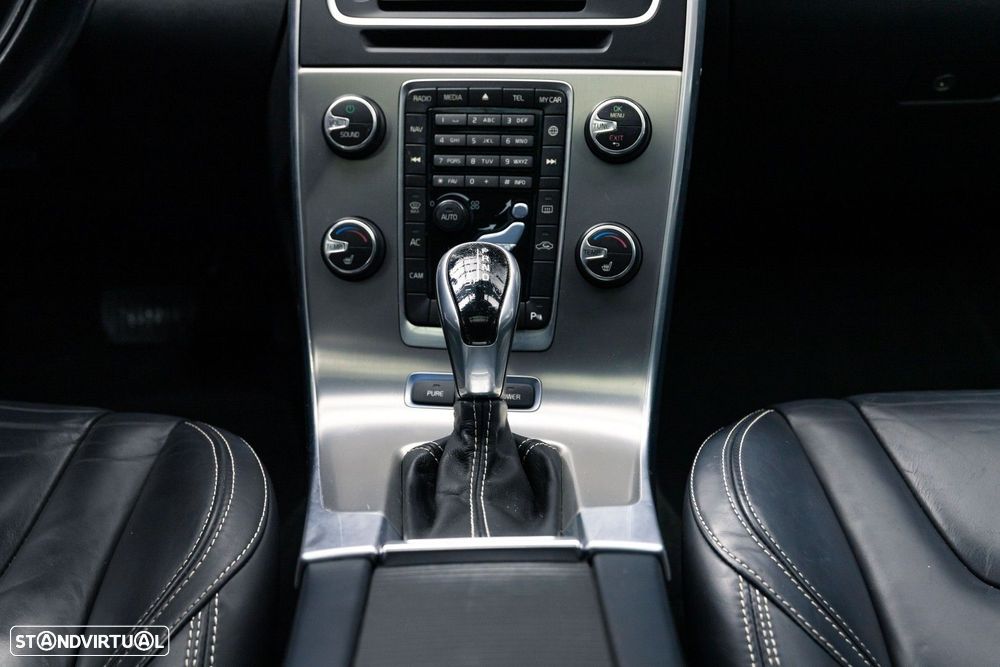 Volvo V60 2.4 D6 Momentum AWD Phev - 39