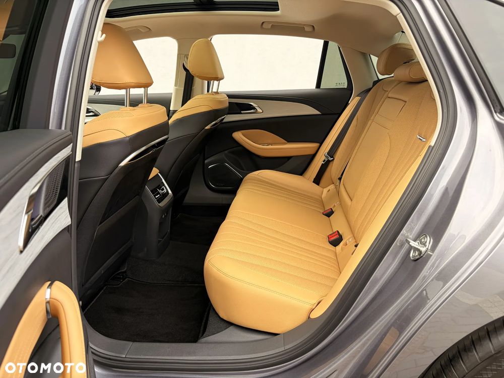Hongqi H5 2.0T Comfort - 11