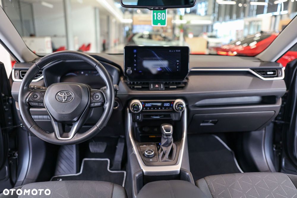Toyota RAV4 - 6