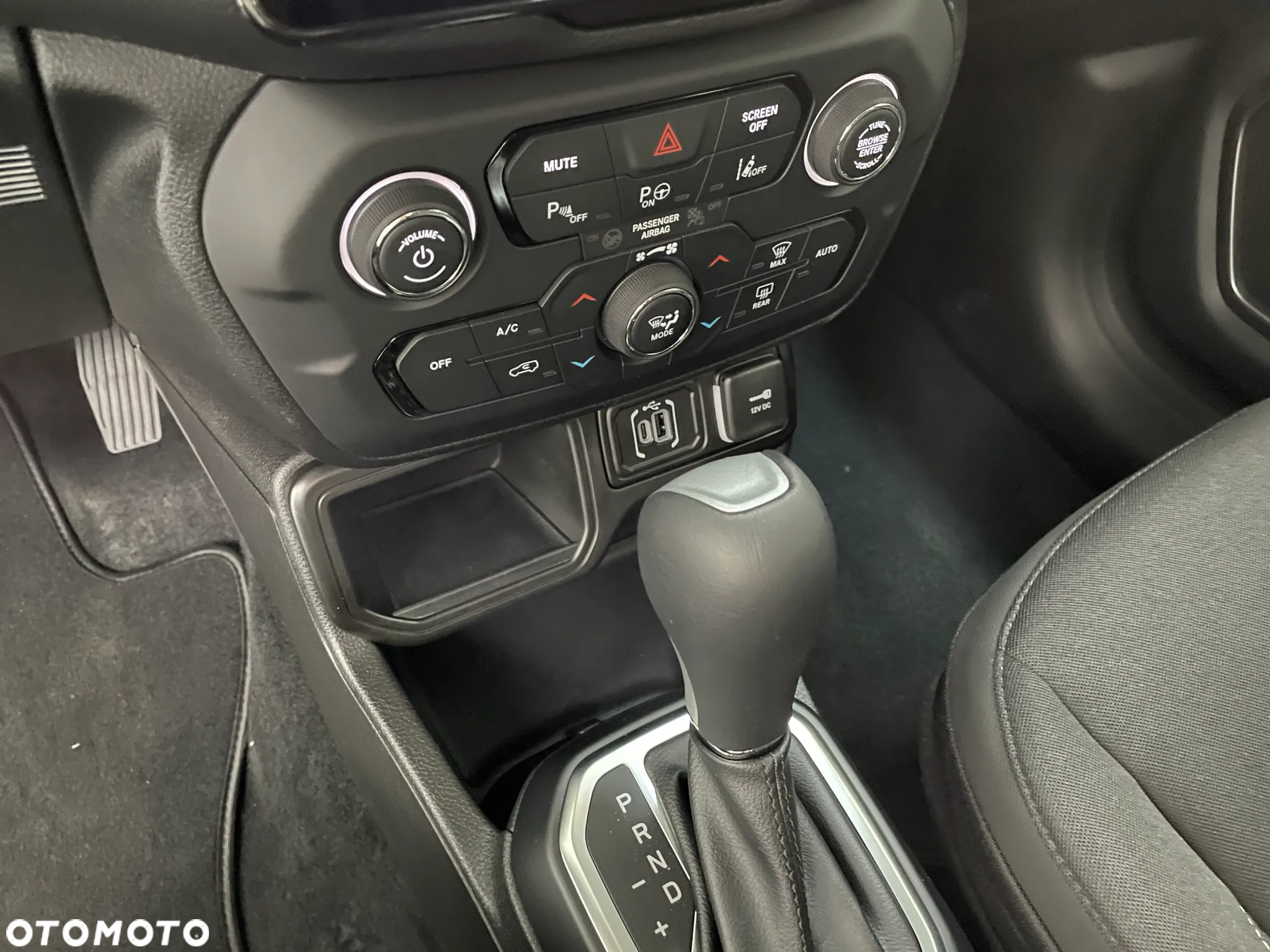 Jeep Renegade - 10