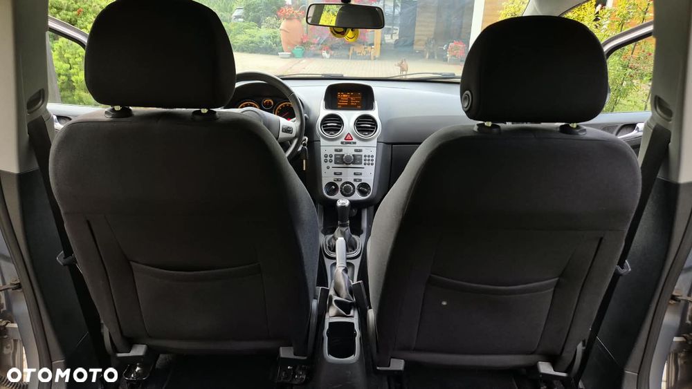 Opel Corsa 1.2 16V Essentia - 12