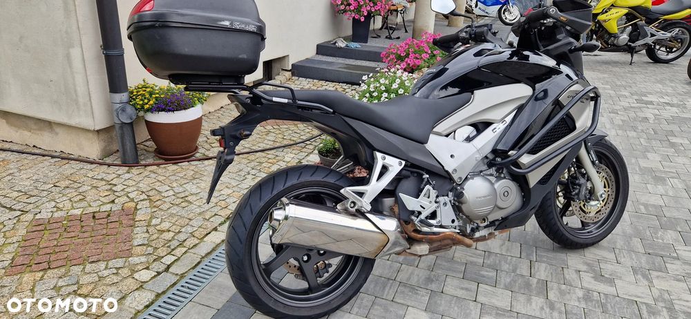 Honda VFR - 5
