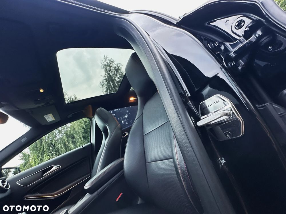 Mercedes-Benz GLA 200 AMG Line - 37