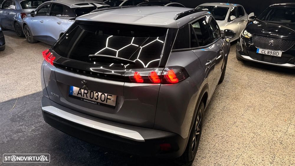 Peugeot 2008 1.2 PureTech Allure Pack - 11