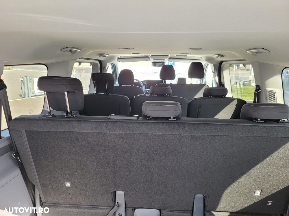 Volkswagen Caravelle - 12