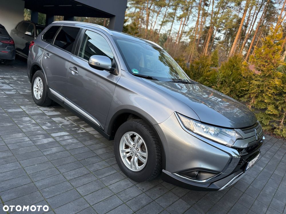 Mitsubishi Outlander - 3