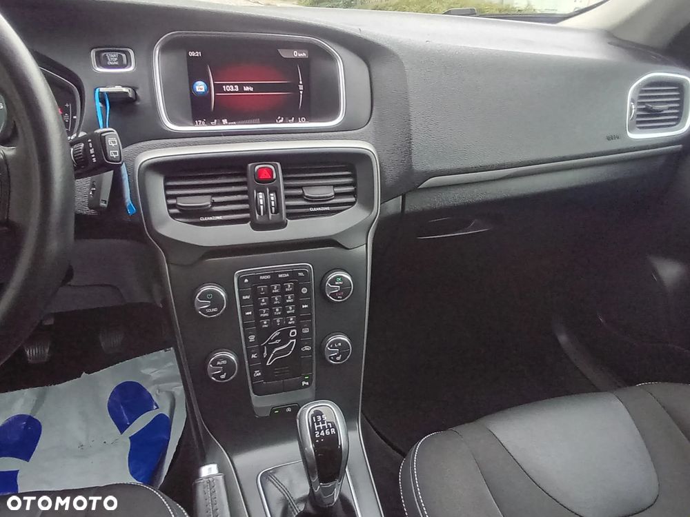 Volvo V40 D2 - 33