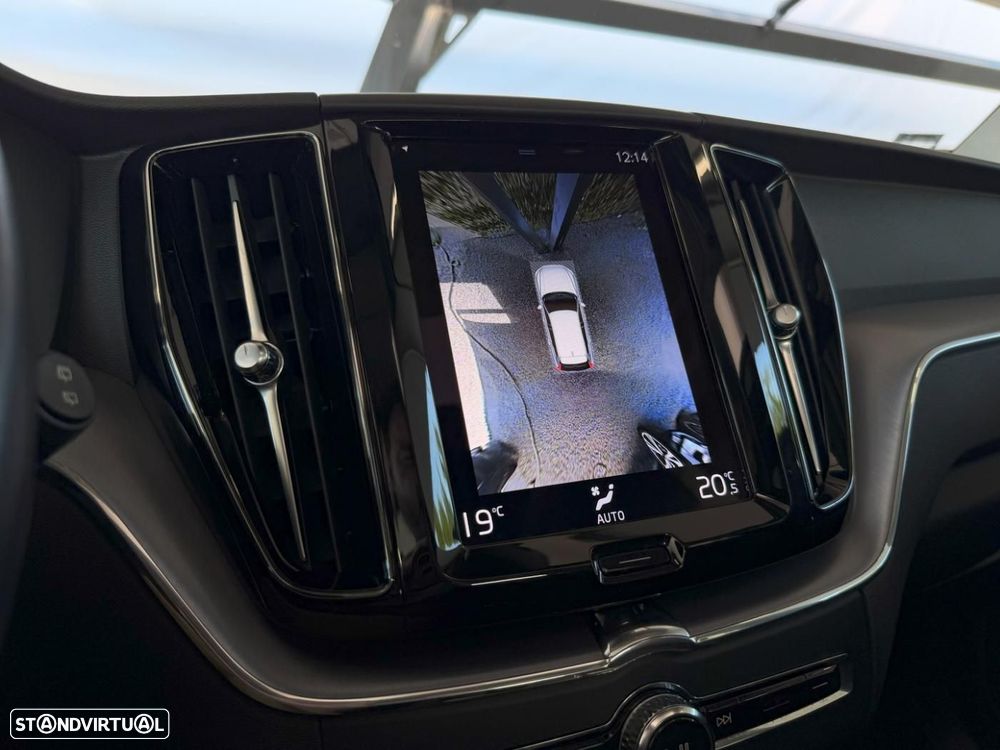 Volvo XC 60 2.0 T6 PHEV R-Design AWD - 18