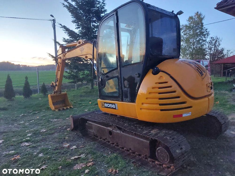 JCB 8056 - 4