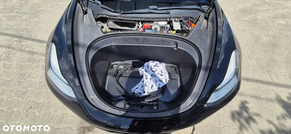 Tesla Model 3 - 17