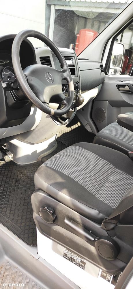 Mercedes-Benz Sprinter - 22