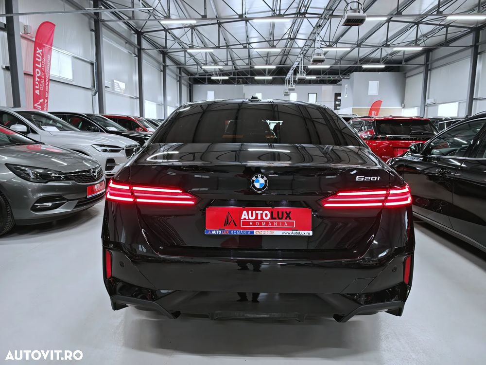BMW Seria 5 520i AT MHEV - 37
