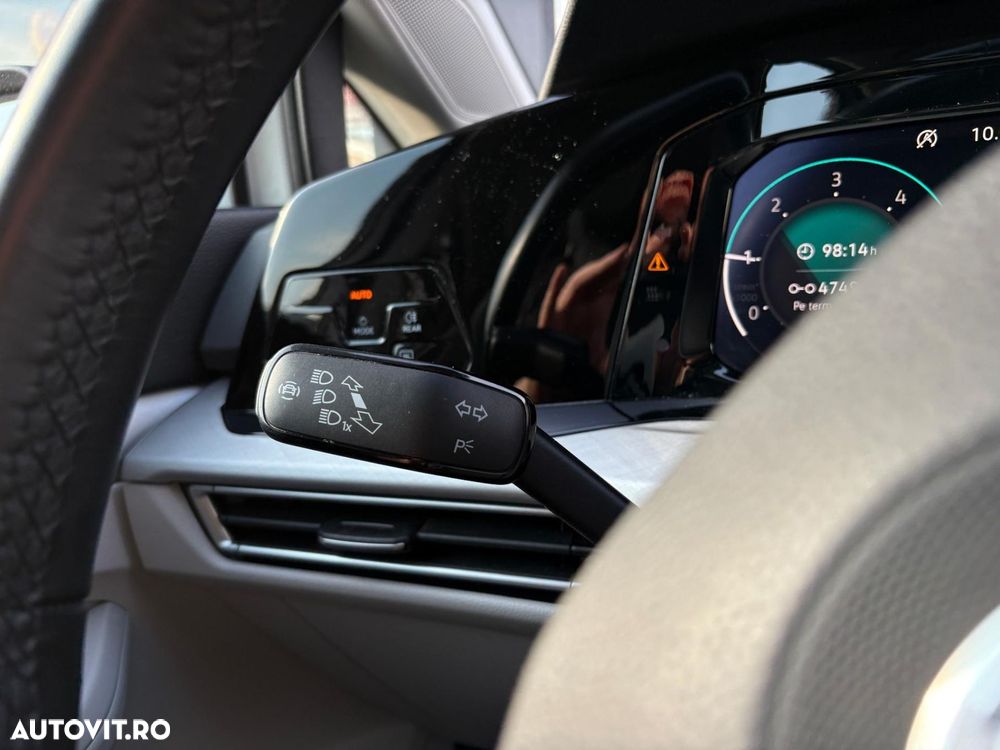 Volkswagen Golf - 24