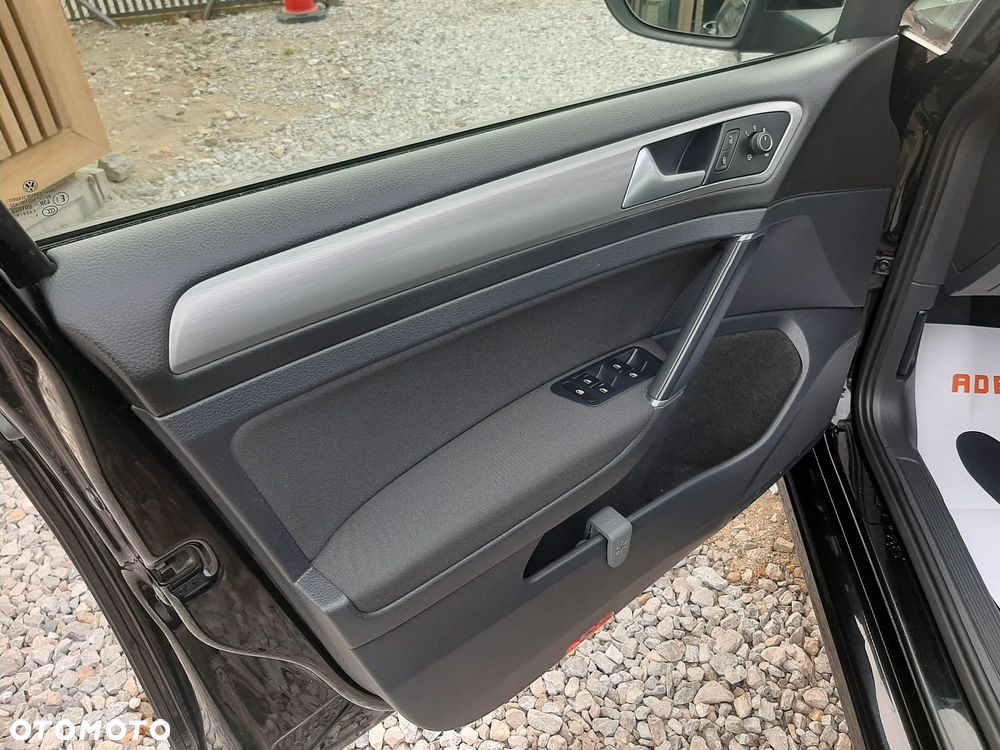 Volkswagen Golf 1.6 TDI BlueMotion Comfortline - 30