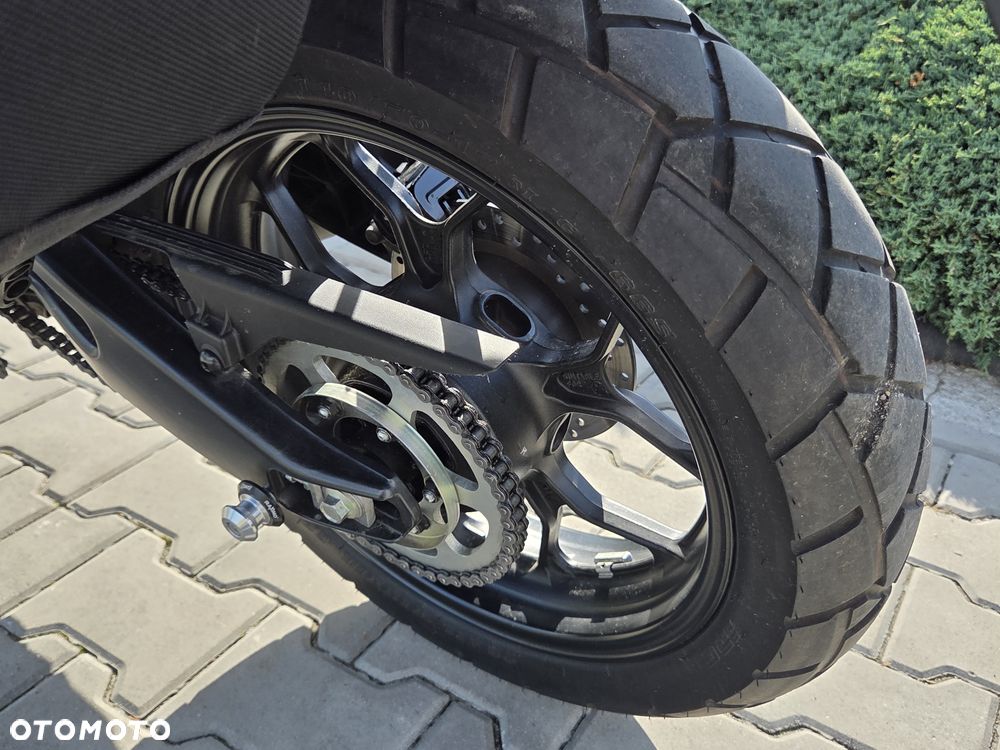 Yamaha XSR - 34