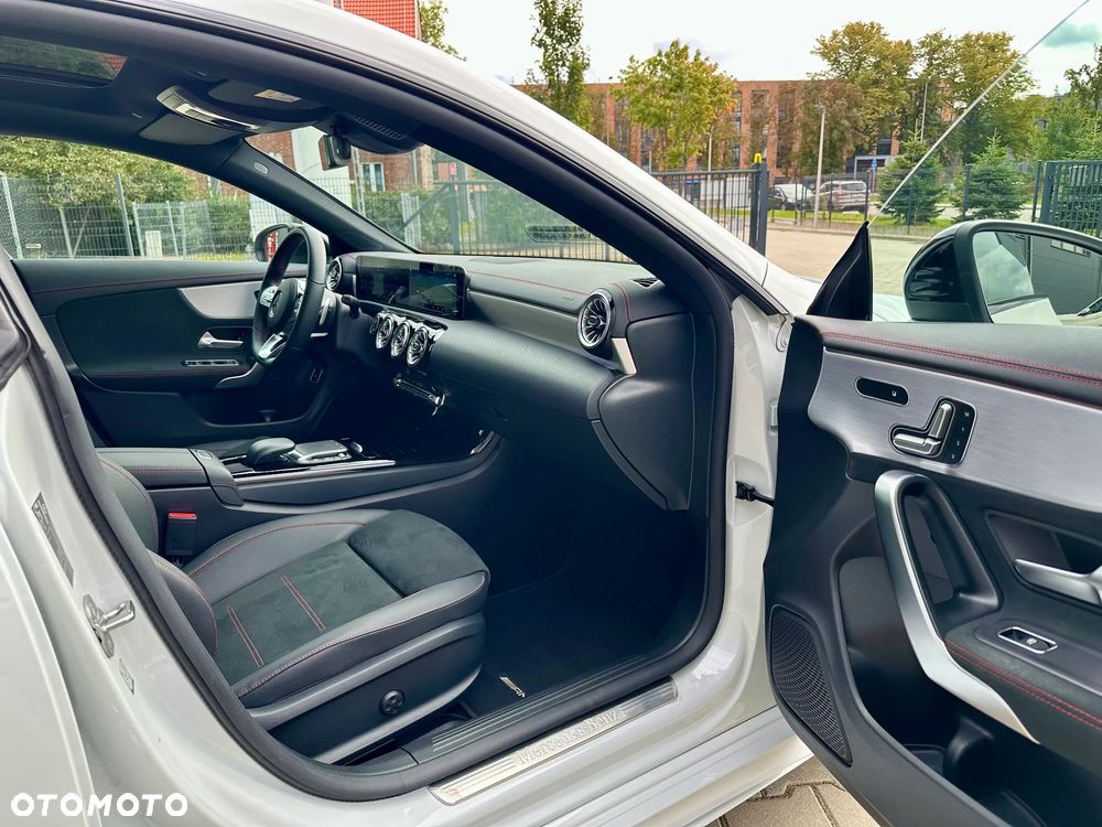 Mercedes-Benz CLA 200 AMG Line 7G-DCT - 10