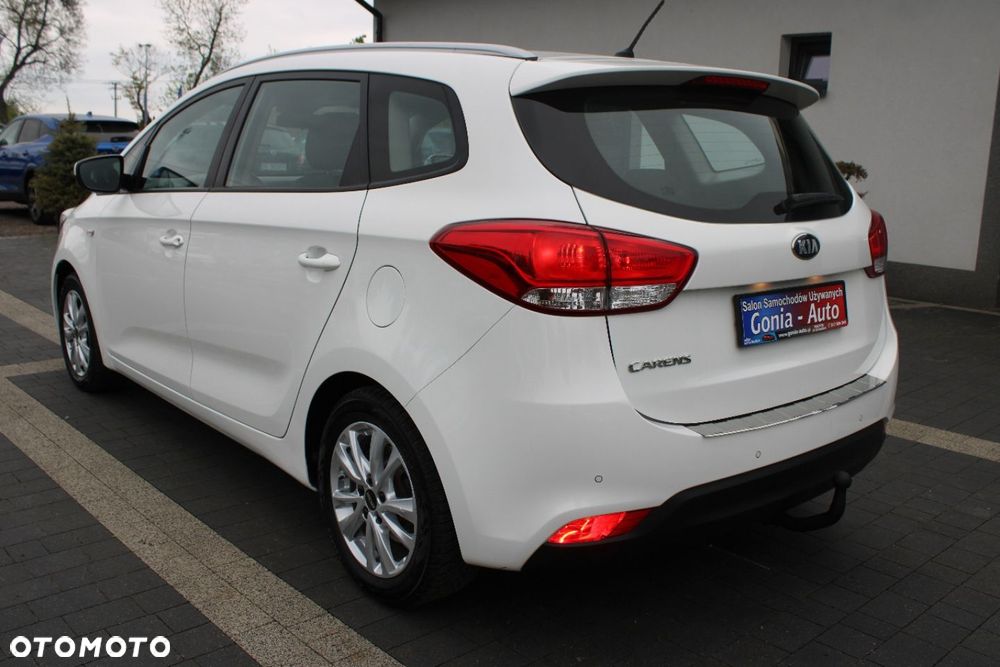Kia Carens - 15