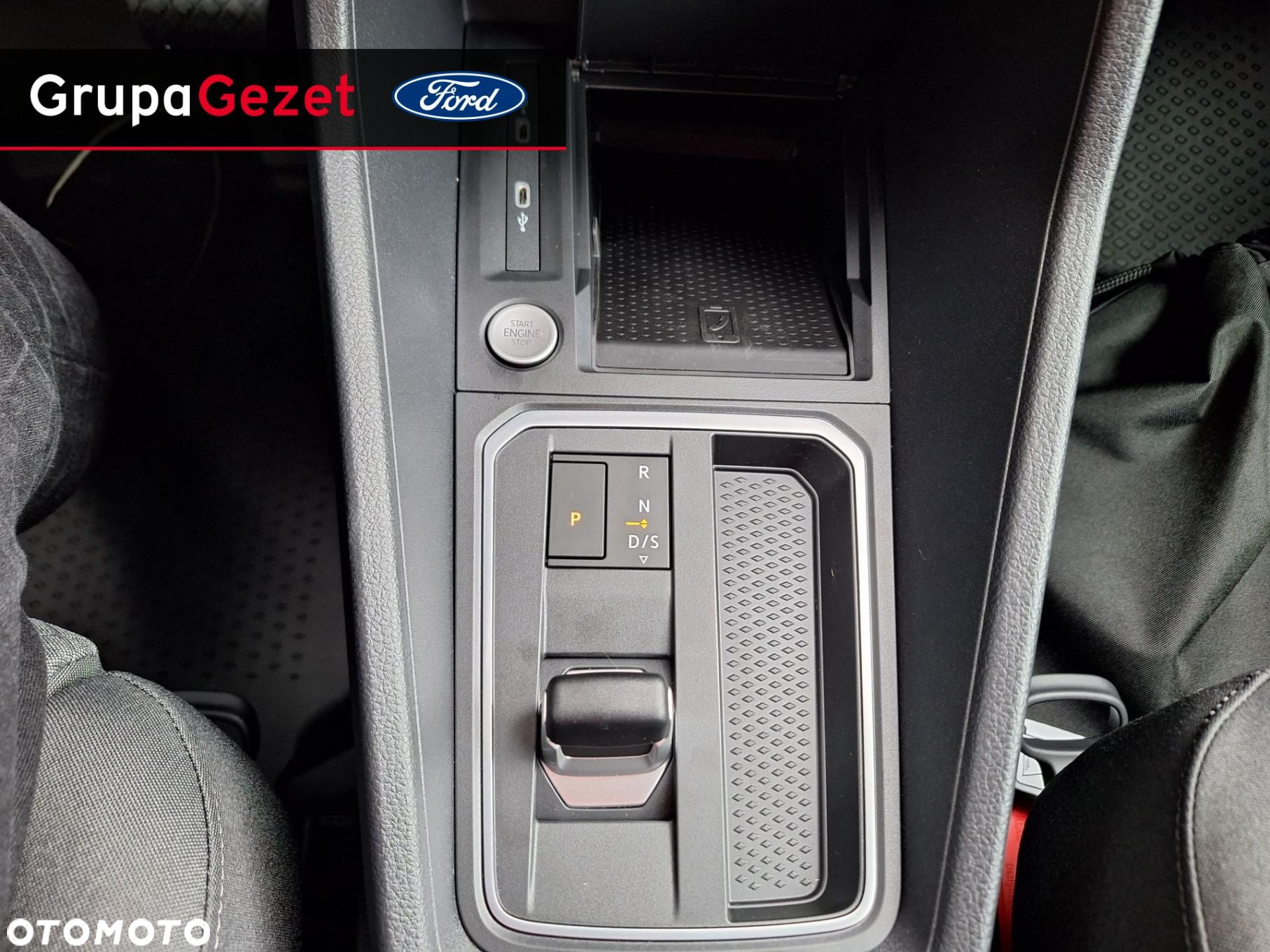 Ford Transit Connect - 12