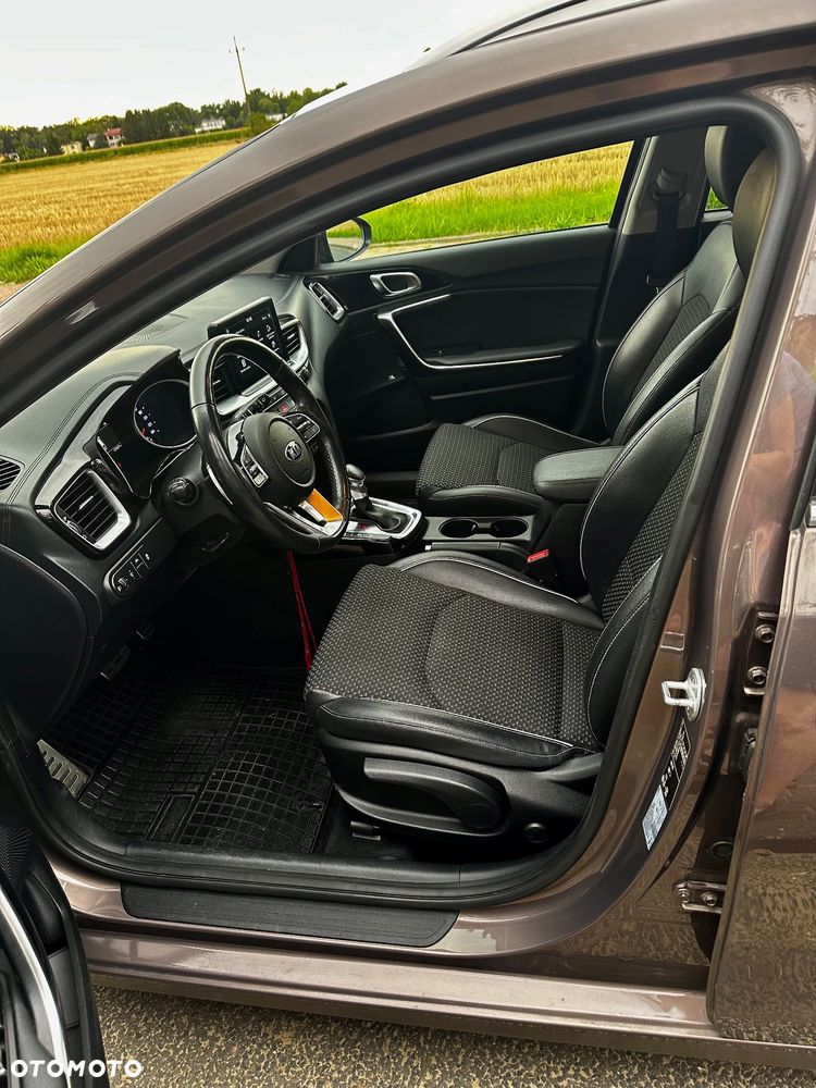 Kia Ceed 1.4 T-GDI L Business Line DCT - 31