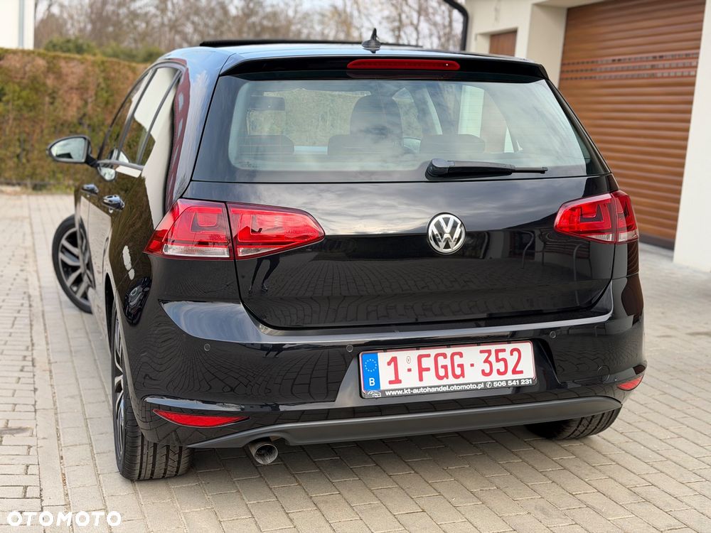 Volkswagen Golf 1.6 TDI DPF Highline - 24