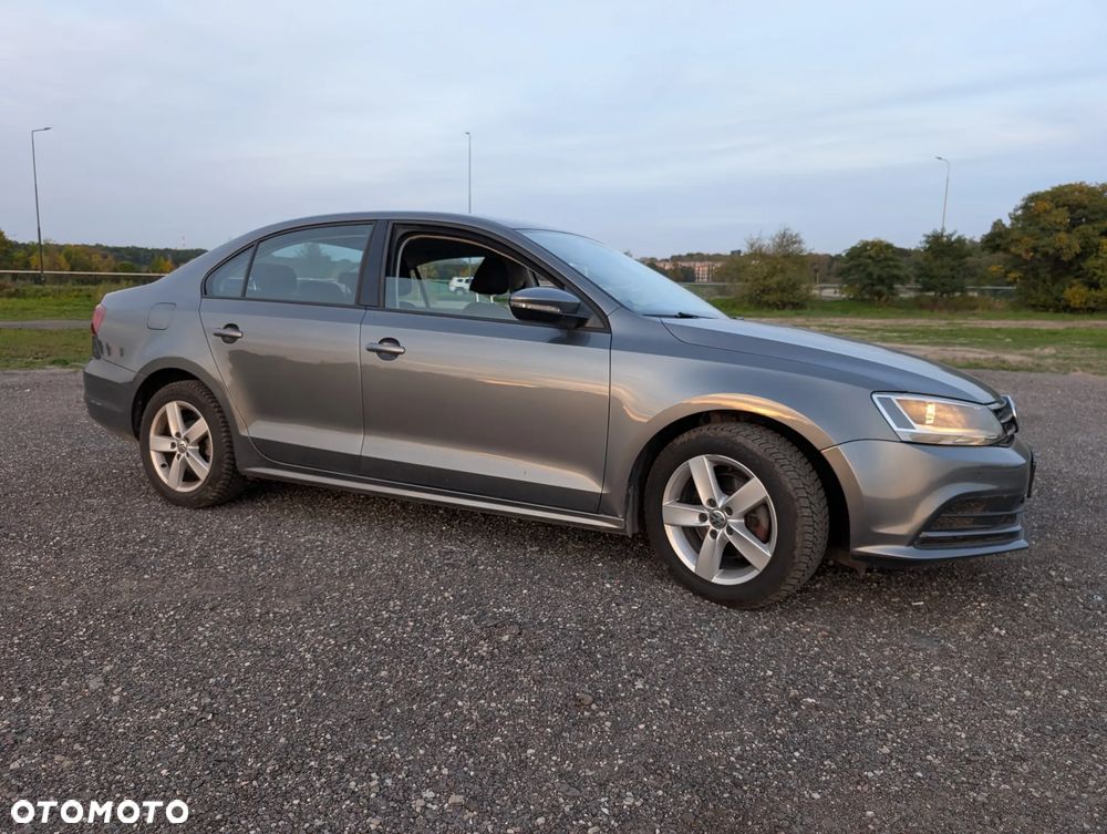 Volkswagen Jetta 1.4 TSI BlueMotion Technology - 5