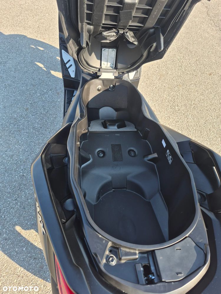 Yamaha X-max - 16
