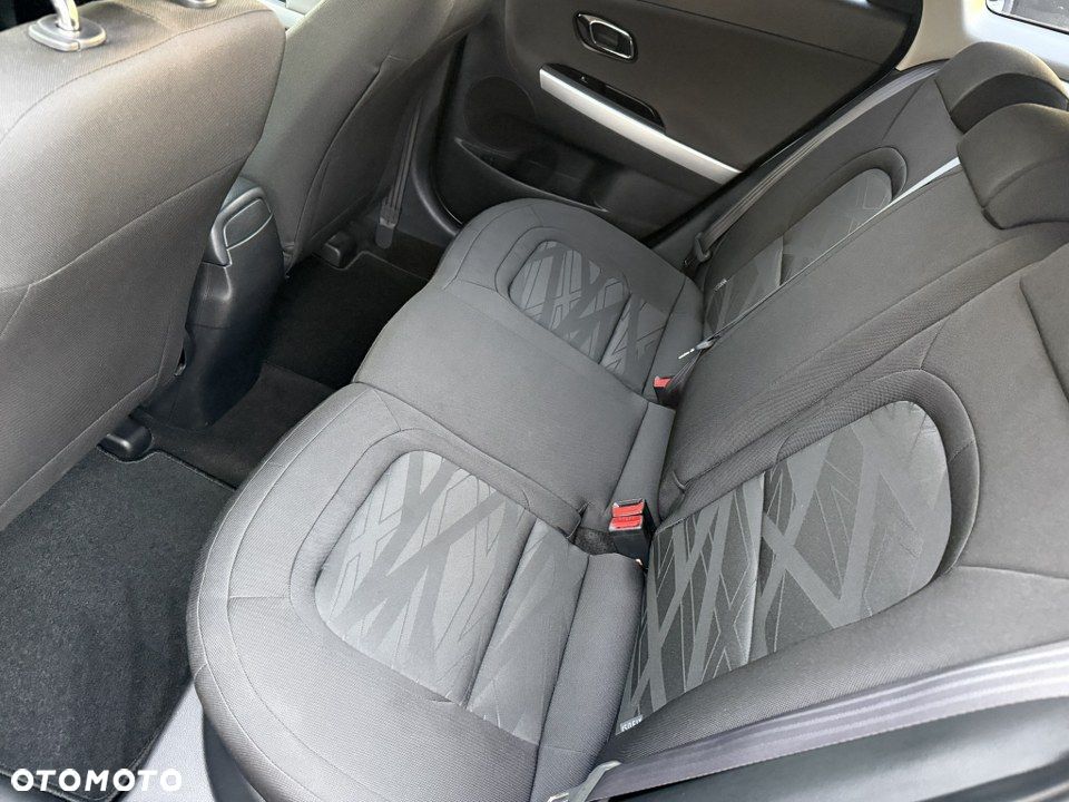 Kia Ceed 1.6 GDI Dream Team Edition - 36