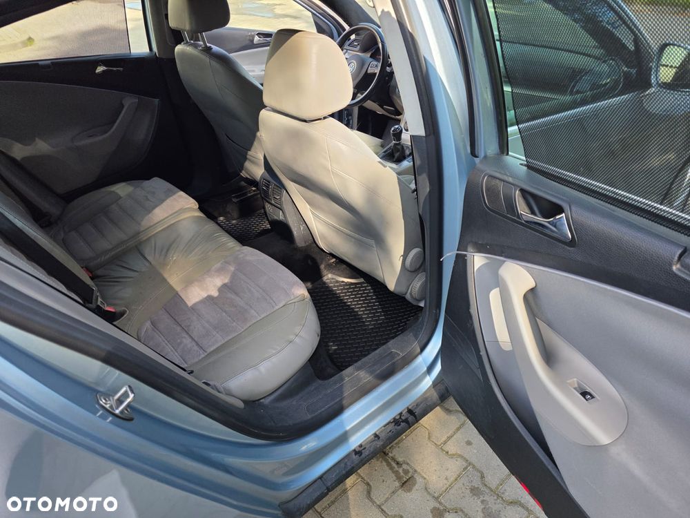 Volkswagen Passat 2.0 TDI 4Mot Highline - 7