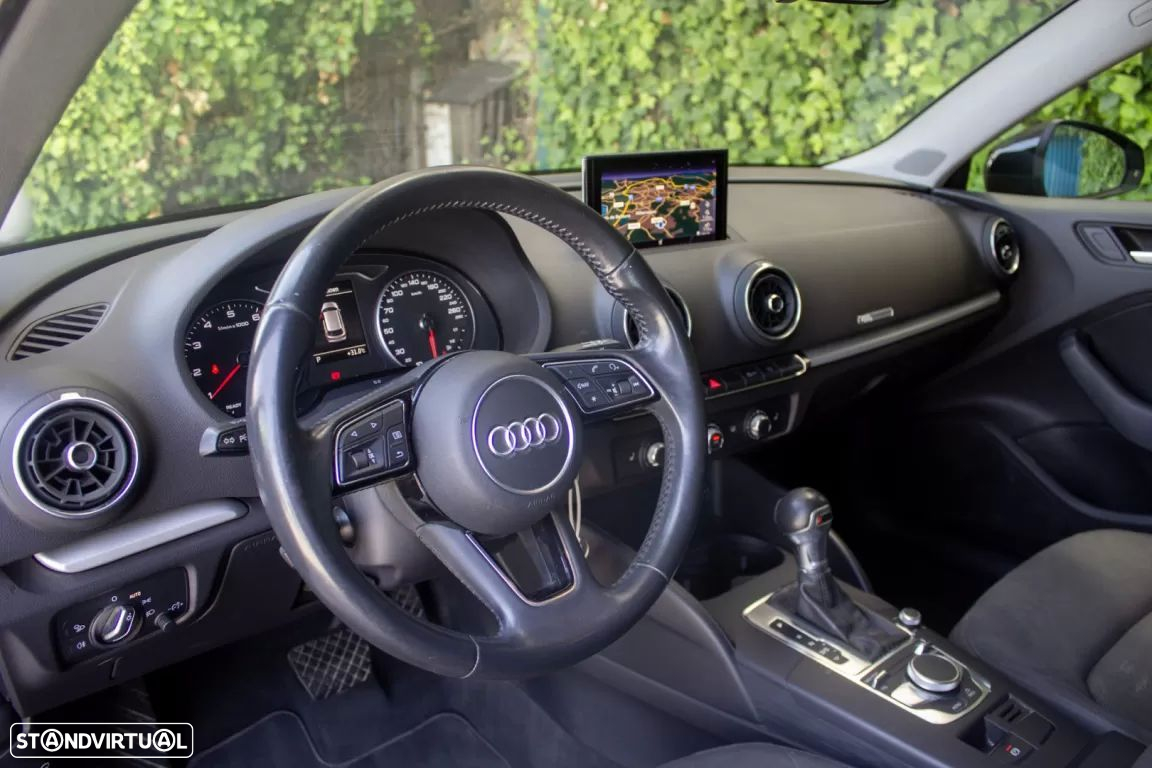 Audi A3 Sportback 30 TFSI S tronic - 11