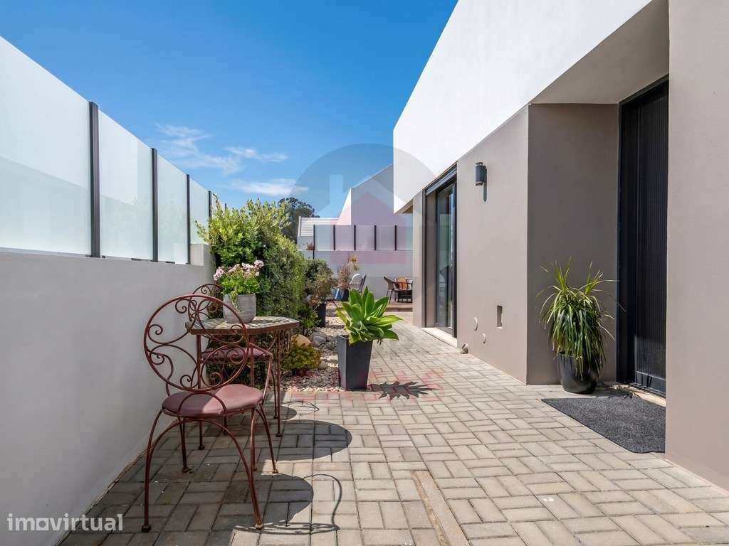 Moradia Contemporânea com 3 Quartos e Jardim Próxima de Caldas da R... - Grande imagem: 4/55