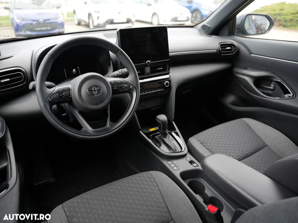 Toyota Yaris Cross - 18